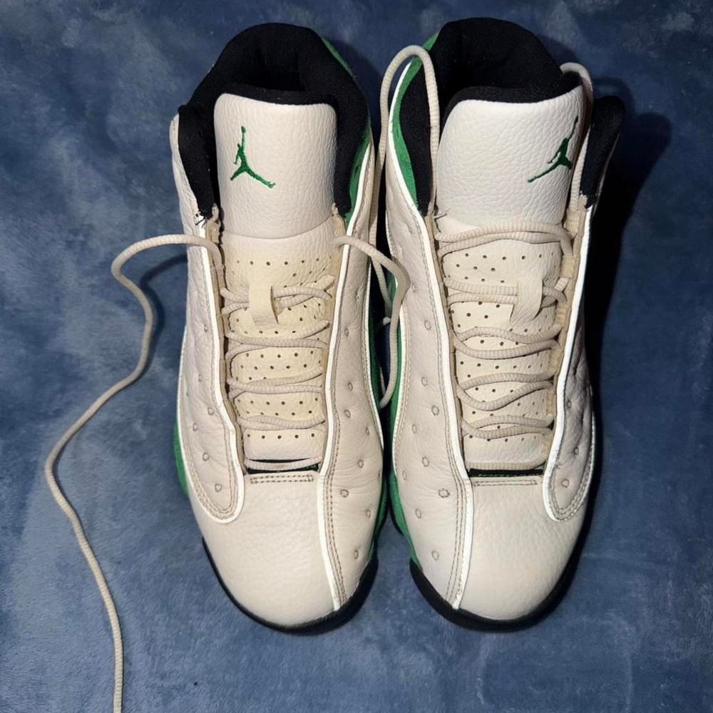 Jordan 13 Retro white green trainers. Size US 8.5
